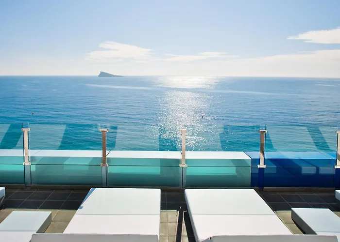 Mejores Hoteles con Piscina Climatizada en Benidorm